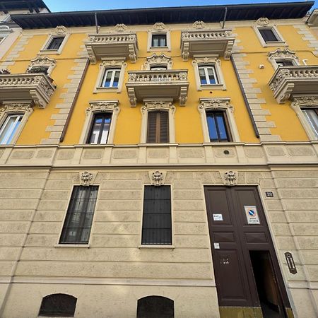 Perugino 20 Lägenhet Milano Exteriör bild