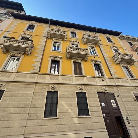 Perugino 20 Lägenhet Milano Exteriör bild